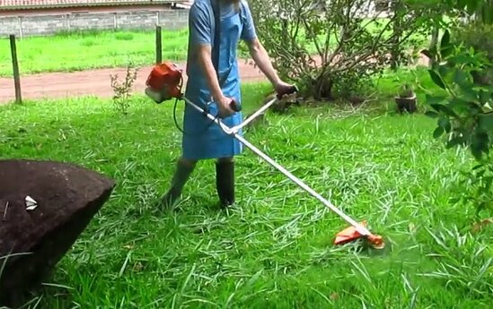 60 yaşlı qadın ehtiyatsızlıqdan qolunu kəsdi