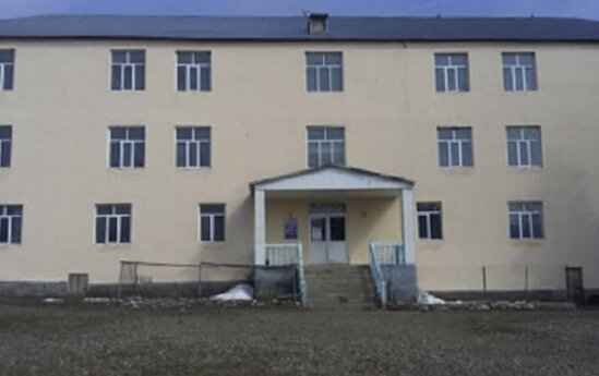 Müəllimdən direktora ittihamlar - "Maaşdan əlavə 1300-1400 qazanıb"