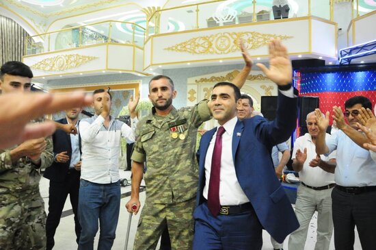 Deputat qazinin toyunda iştirak etdi - Fotolar