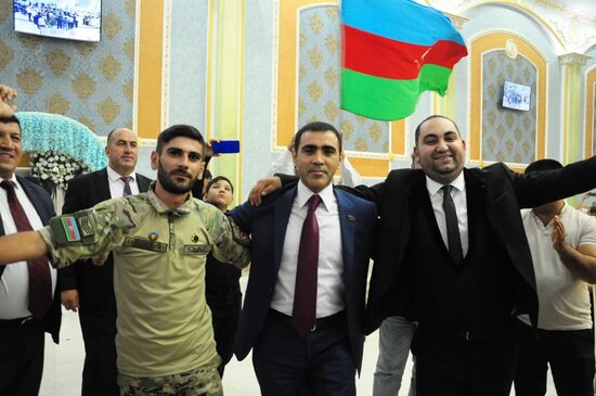 Deputat qazinin toyunda iştirak etdi - Fotolar
