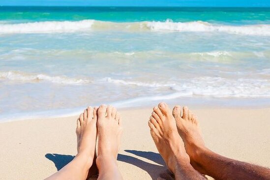 Maldiv adalarında çalışacaq ayaqyalın kitab satıcısı axtarılır