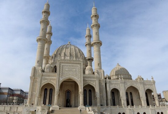 Azərbaycanda məscidlərdə qadınlara vəzifə veriləcək