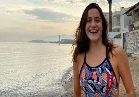 Türk qızı 16 saat dayanmadan üzdü - Dalğalarla SAVAŞDI