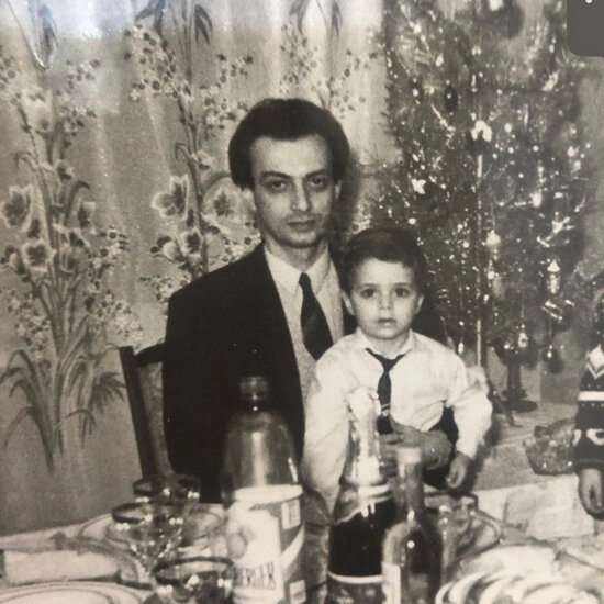 Azərbaycanlı repçinin vəfat edən jurnalist atası ilə bağlı PAYLAŞIMI TƏSİRLƏNDİRDİ - FOTO