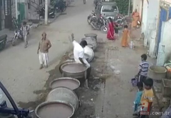 Qaynar qazana düşən şəxs faciəvi şəkildə öldü - FOTO