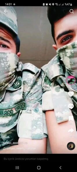 Sosial şəbəkələrdən istifadə edən daha iki hərbçi ordudan uzaqlaşdırıldı - FOTO