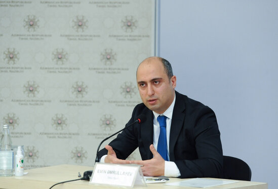 Emin Əmrullayev: "Biz bu müəllimləri işdən çıxarmağı planlaşdırmırıq"