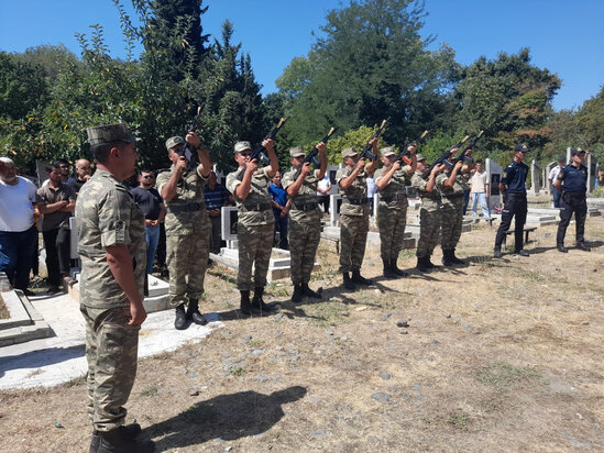 Ötən gün həlak olan hərbçimiz dəfn olunub - FOTO
