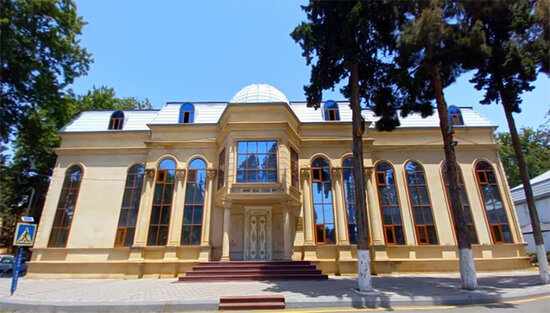 Azərbaycanda məktəbdə QALMAQAL: Yeni direktoru QOVDULAR