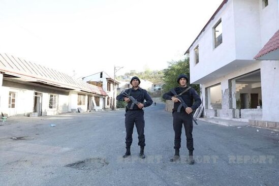 Azərbaycan polisi Laçın şəhərində xidmət başında - FOTO