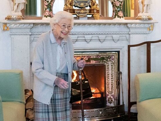 II Elizabetin son görüntülərində qeyri-adi detal - FOTO