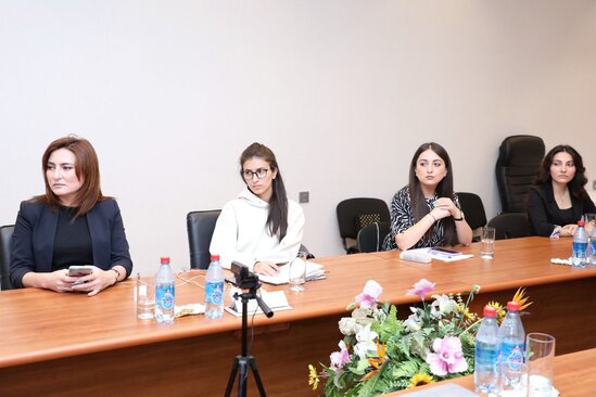 "Açıq qapı" aksiyasında suallar cavablandırıldı, yeniliklər barədə məlumat verildi