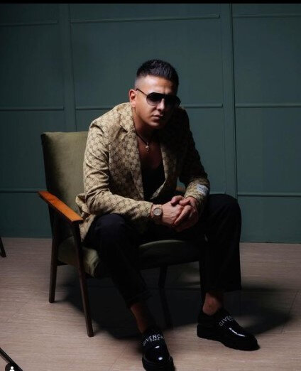 Azərbaycanlı menecerin evi əlindən alınıb, 61 000 AZN borc yazıldı - FOTO