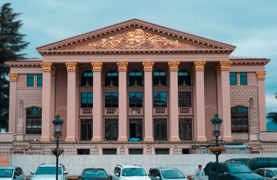 Gürcüstanda 5 min uşaq təhsildən kənarda qalıb