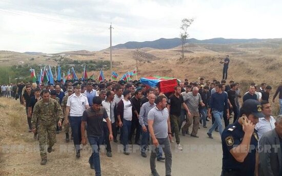 Şəhid Yunis Kazımov Qazaxda torpağa tapşırıldı - YENİLƏNİB + FOTO