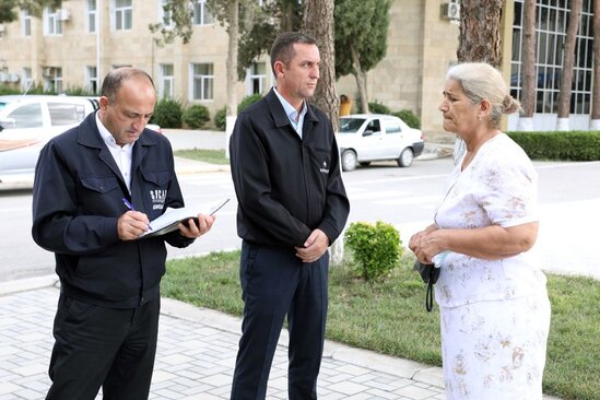 "Açıq mikrofon" aksiyasında sahibkarlıqla məşğul olan abonentlərin də müraciəti dinlənildi (FOTOLAR)