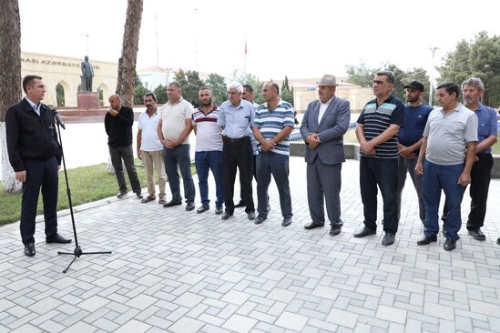 "Açıq mikrofon" aksiyasında sahibkarlıqla məşğul olan abonentlərin də müraciəti dinlənildi (FOTOLAR)