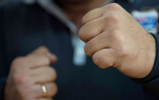 Azərbaycanda direktor müəllimi döydü