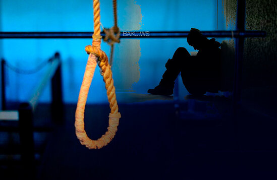 Azərbaycanda kişi arvadına görə özünü asdı