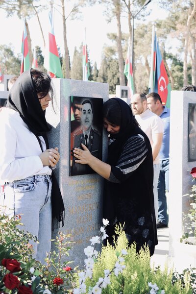 Azərbaycan şəhidlərini yad edir - FOTOLAR