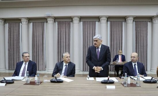 Bakıda nəqliyyat sahəsinin vəziyyətinə həsr olunan müşavirə keçirildi - FOTO