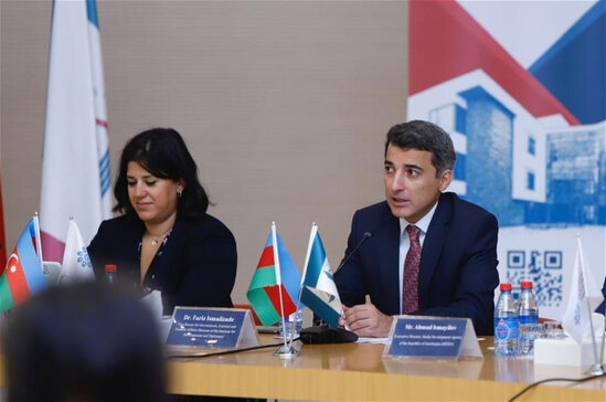 Telejurnalistlər üçün "Audiovizual media mühitində universal jurnalist" mövzusunda təlimlərə başlanılıb