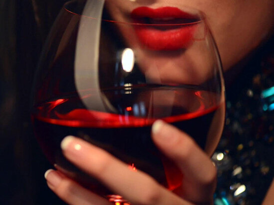 Xadimə ilə əlbir oldu, müdirini zəhərlədi - Dəhşətli cinayətin TƏFƏRRÜATI