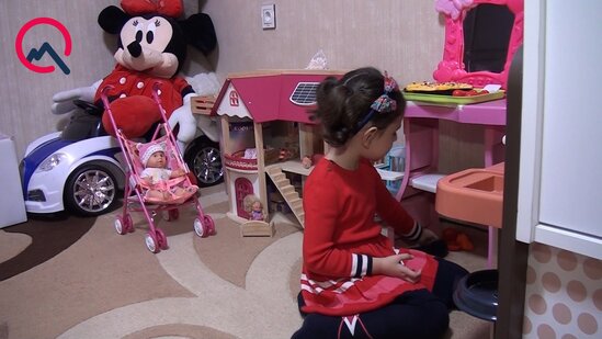 Gəncə terrorunda ailəsini itirən Nilayın yeni görüntüsü...