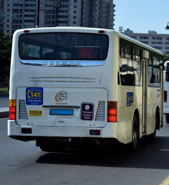 Avtobusun rezin borusu partladı - Qadın xəsarət aldı