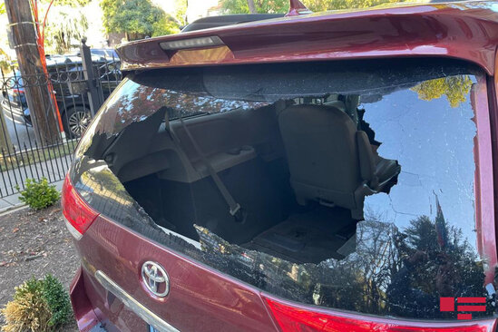 Azərbaycanın ABŞ-dakı səfirliyinin atəşə tutulan xidməti avtomobilinin GÖRÜNTÜLƏRİ