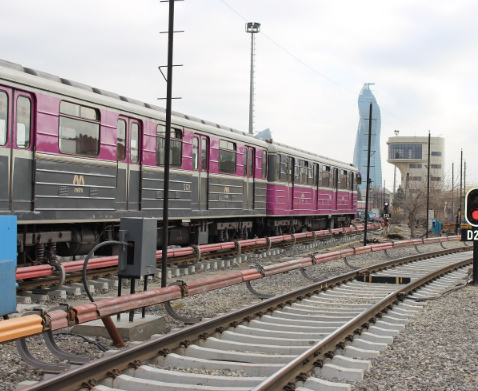 Metrodan istifadə edən sakinlərə ŞAD XƏBƏR