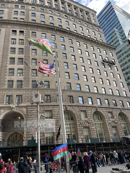 Azərbaycan bayrağı Nyu-Yorkun məşhur küçəsində ucaldılıb - FOTO