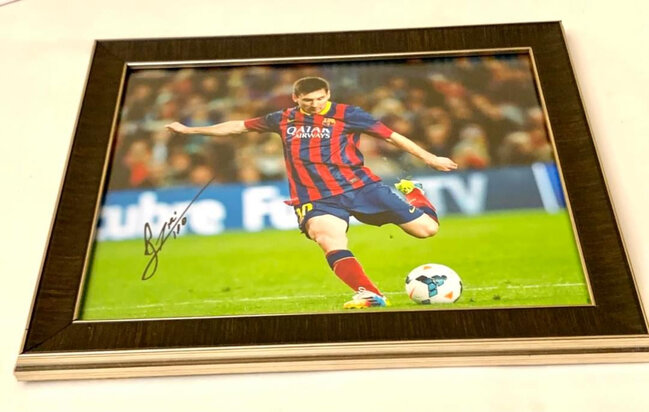 Messiyə aid əşya Azərbaycanda satışa çıxarıldı -FOTO