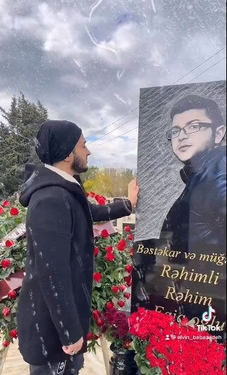 Həmkarı Rəhim Rəhimlinin qəbrini ziyarət edib, mahnısına klip çəkdi - FOTO/VİDEO