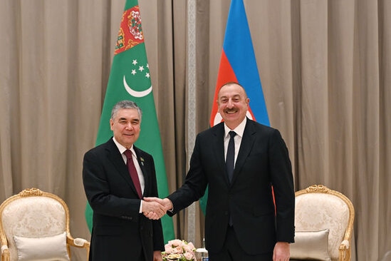 İlham Əliyev Səmərqənddə Qurbanqulu Berdiməhəmmədovla görüşüb