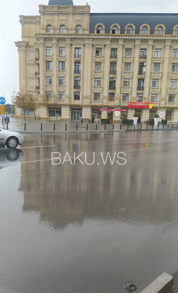 Bakıda lükün qapağı 1 aydır bağlanmır - FOTO/VİDEO