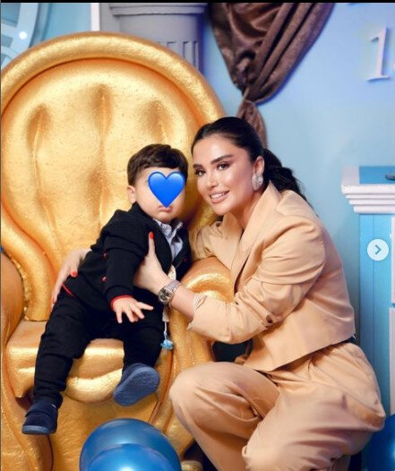 Azərbaycanlı aparıcı oğlunun ad günü şəkillərini paylaşıb, üzünü gizlətdi - FOTO