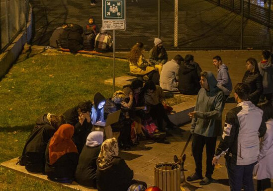 Türkiyədə 5,9 bal gücündə zəlzələdən sonra ACI MƏNZƏRƏ - FOTO/VİDEO