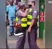 Polis öz həmkarına silah çəkib- VİDEO