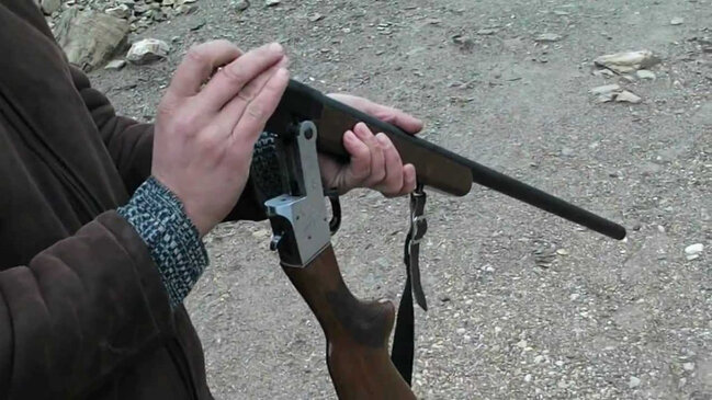 Azərbaycanda DƏHŞƏT: Sərxoş ata oğlunu güllələdi