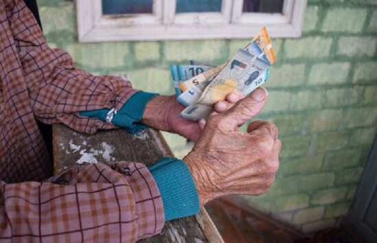 Pensiyaçı qadınların sayı kişilərdən ÇOXDUR