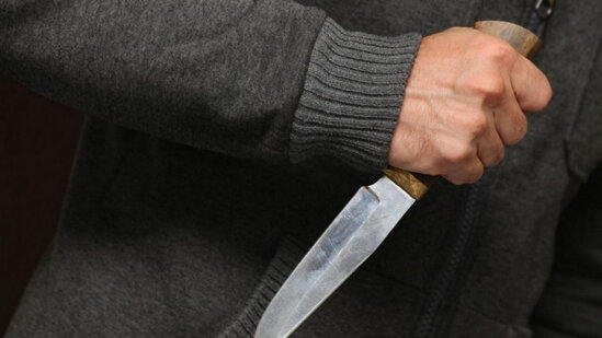 Bakıda dəhşət! - Ər arvadının başını, özününsə damarını kəsib öldürdü