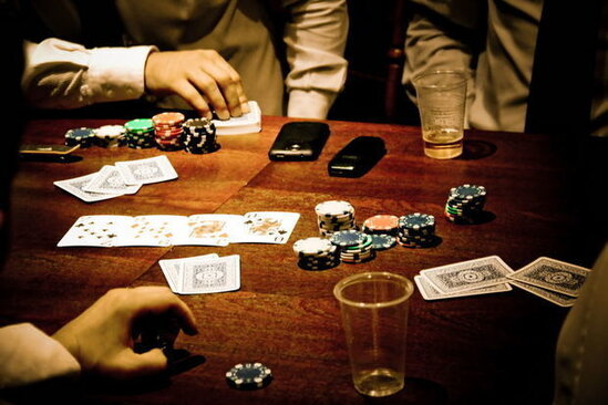 Naxçıvanda qumar oynayan şəxslər saxlanıldılar