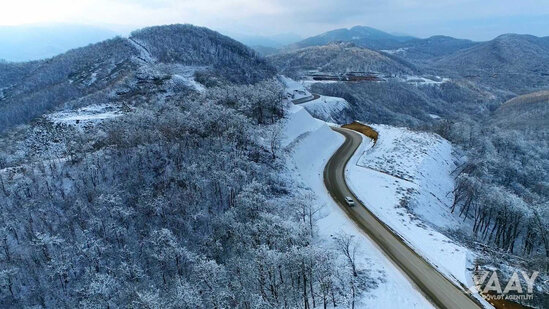 Qarlı "Zəfər Yolu"ndan görüntülər - FOTO/VİDEO