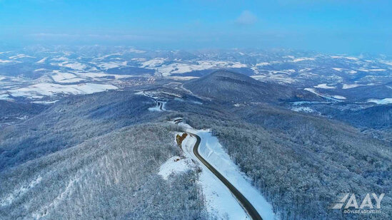 Qarlı "Zəfər Yolu"ndan görüntülər - FOTO/VİDEO