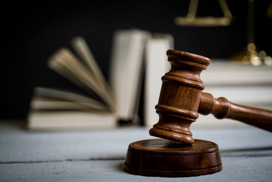 Rüşvət alan sabiq vəzifəli şəxslə bağlı QƏRAR