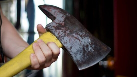 Bakıda 27 yaşlı qadın ərini niyə baltaladı?