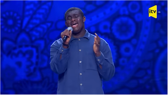 Nigeriyalı gənc "Ay Laçın" ifası ilə heyrətləndirdi - VİDEO