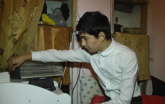 Valideynlərinin imtina etdiyi Fərid: "Ofisiant işləyib, özümü dolandırmağa çalışıram" - VİDEO