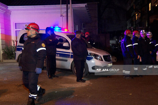 Bakıda qadın və kişi binanın damında intihara cəhd ediblər - FOTO